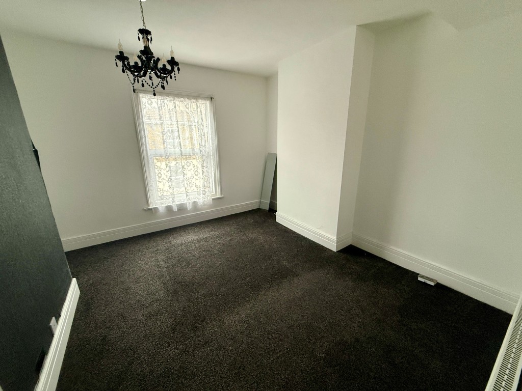Lot: 110 - THREE-BEDROOM TERRACE HOUSE - Bedroom one